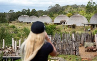 Kwena Lodge [320x200]